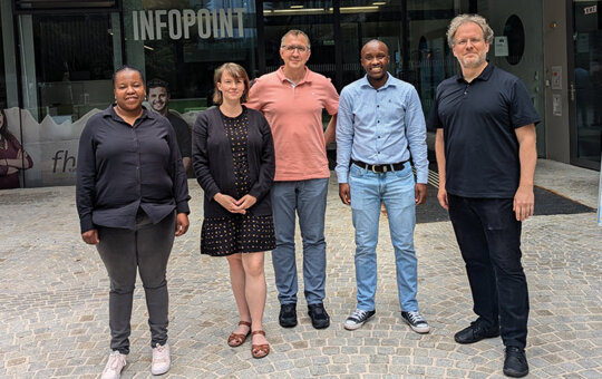 Das Projektteam AfricaUniNet v.l.: Seroala Tsoeu-Ntokoane, Miriam Lettner, Robert Fröhler, Retselisitsoe Thamae und Christian Huber.