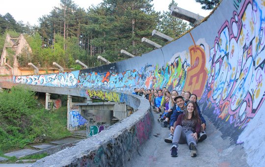 Die Studierendengruppe auf der Olympischen Bobbahn in Sarajevo