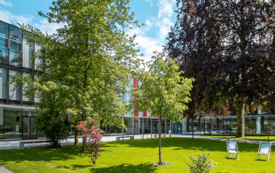 Die FH Kufstein Tirol lädt Interessierte zum Tag der offenen Tür an den Campus nach Kufstein ein. 
